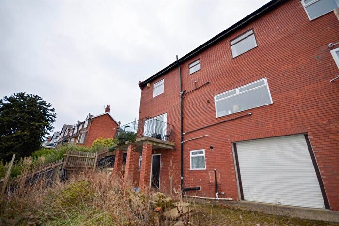 6 Bedroom Semi-Detached House For Sale In Church Road, Low Fell, NE9