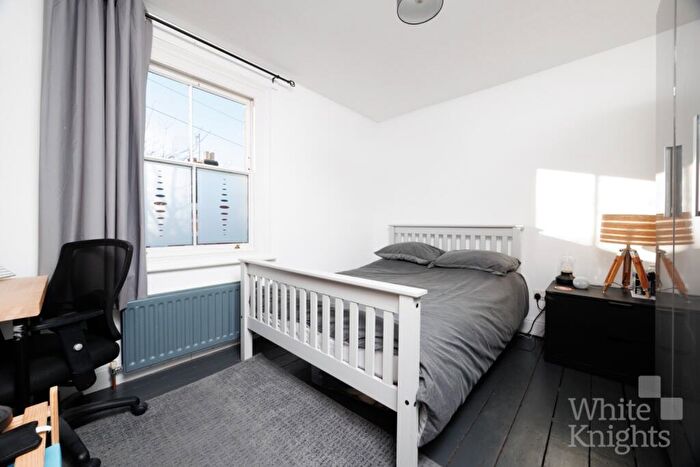 2 Bedroom Terraced House For Sale In Foxhill Road, Reading, Berkshire, RG1