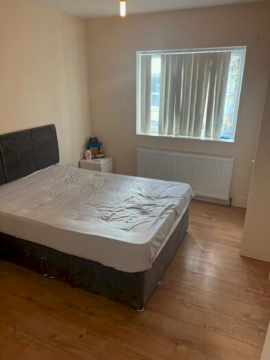 1 Bedroom Flat To Rent In Town Road, London, N9