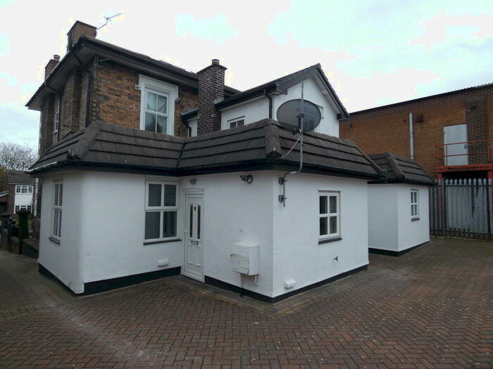 1 Bedroom Apartment To Rent In Grange Court; Waterloo Road;, ST6