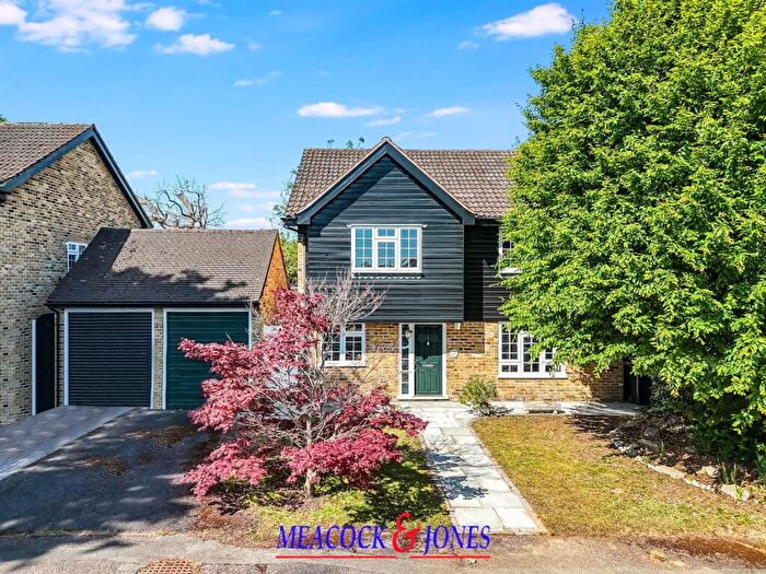 4 Bedroom Detached House For Sale In Tomlyns Close, Hutton, Brentwood, CM13
