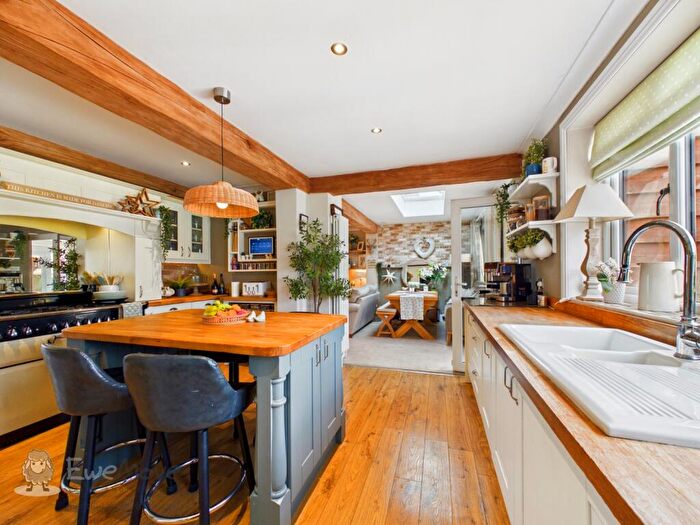 4 Bedroom Semi-Detached House For Sale In Mill Crescent, Barton Under Needwood, Burton-on-trent, Staffordshire, DE13