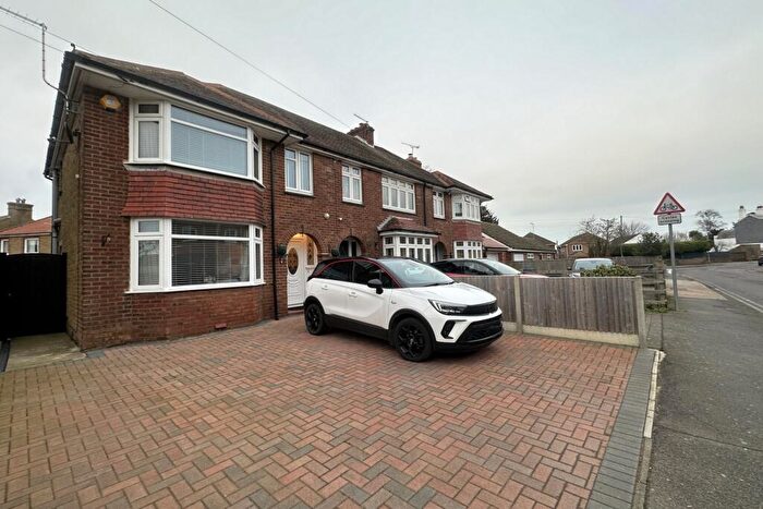 3 Bedroom End Of Terrace House For Sale In Middle Deal Road, Deal, CT14