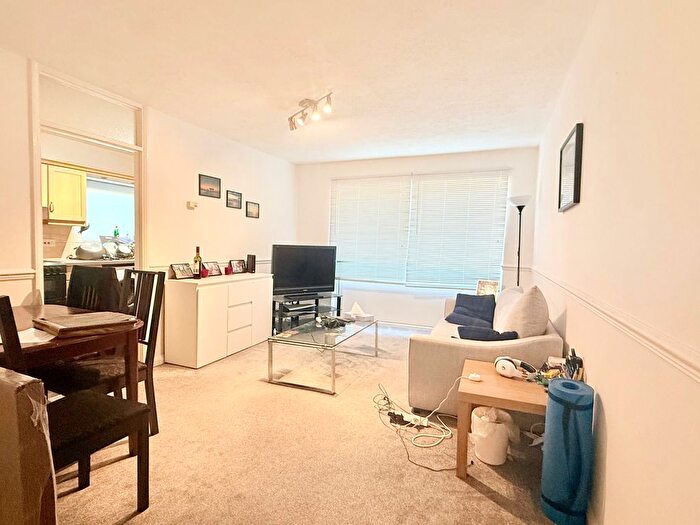 1 Bedroom Flat To Rent In Upper Gordon Road, Camberley, GU15