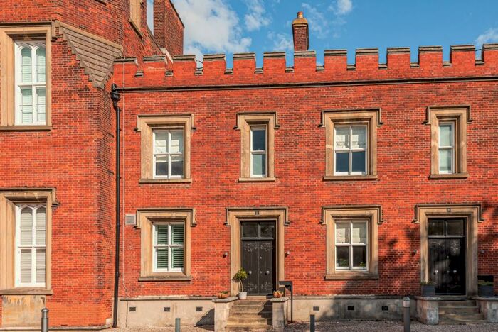 3 Bedroom Terraced House To Rent In Langhorne Street London, SE18