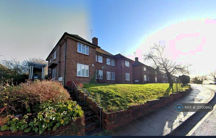 2 Bedroom Maisonette To Rent In Lea Gardens, London, HA9