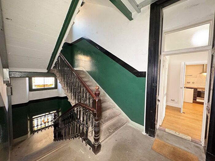 2 Bedroom Flat To Rent In Caird Drive, Patrickhill, Glasgow, G11