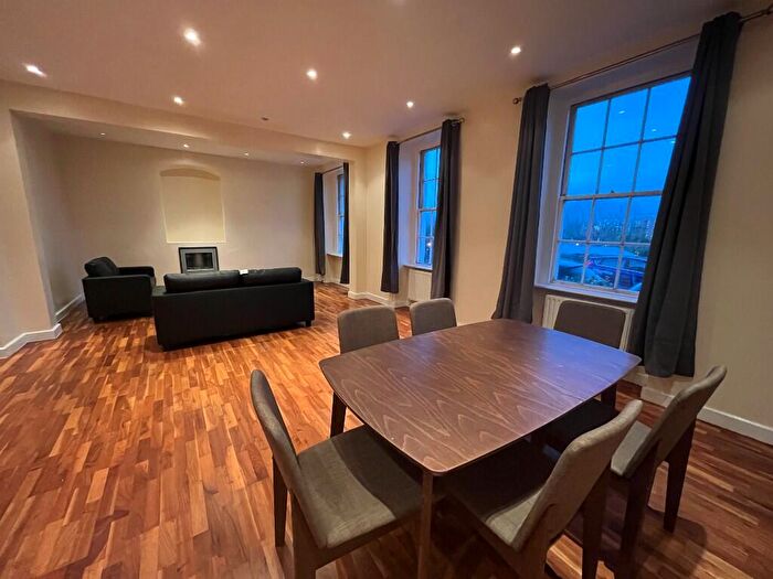 3 Bedroom Flat To Rent In Redcliffe Parade West, Bristol, [Ref: KhpLlt], BS1