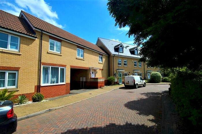 2 Bedroom Apartment To Rent In Bell Close, Laindon, Basildon, SS15