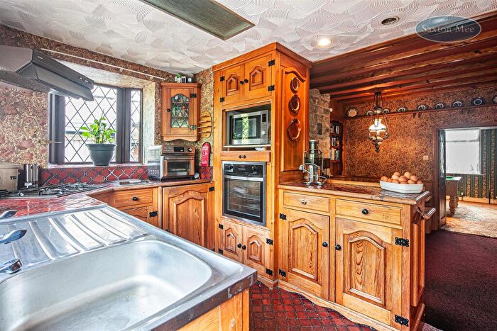 4 Bedroom Detached House For Sale In Stephen Lane, Grenoside, Sheffield, S35