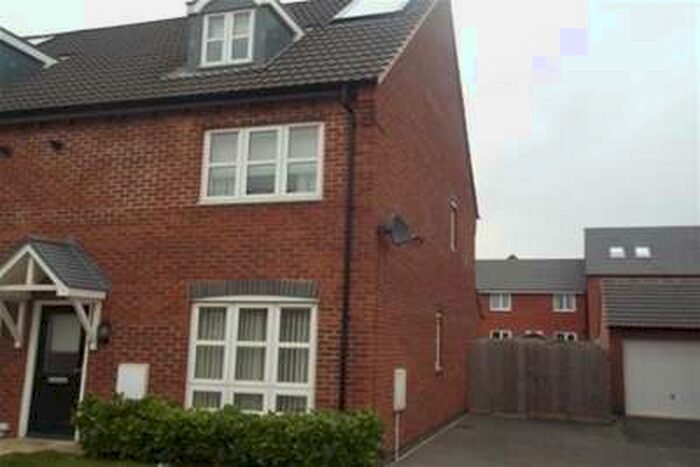 4 Bedroom House To Rent In Roman Crescent, Hucknall, NG15