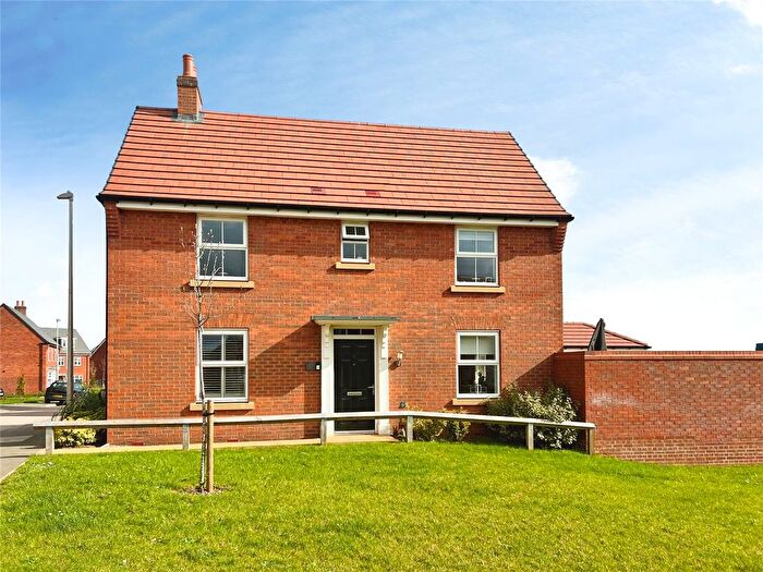 3 Bedroom Detached House For Sale In Baler Drive, Nuneaton, Warwickshire, CV11