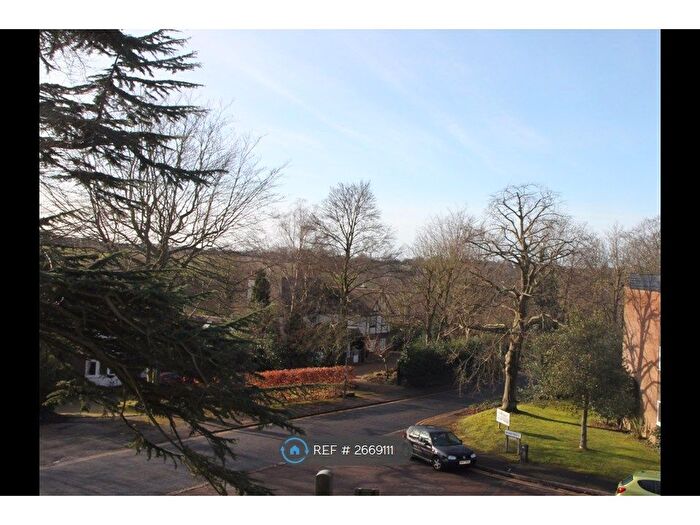1 Bedroom Flat To Rent In Rossiter Lodge, Guildford, GU1
