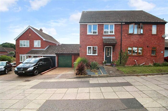 3 Bedroom Semi-Detached House For Sale In Morris Close, Stoke Holy Cross, Norwich, Norfolk, NR14