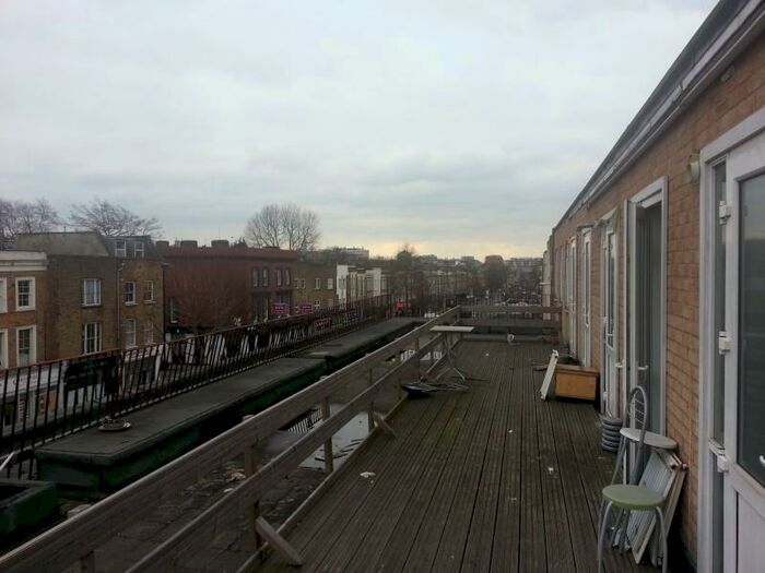 Studio To Rent In Kember Street, Islington, London, N1