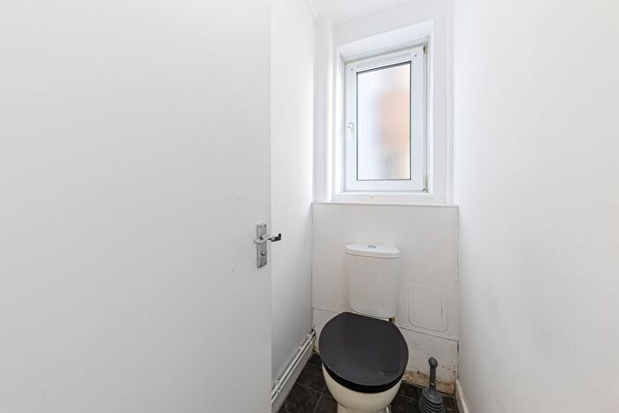 1 Bedroom Flat To Rent In Royal Street, London, SE1