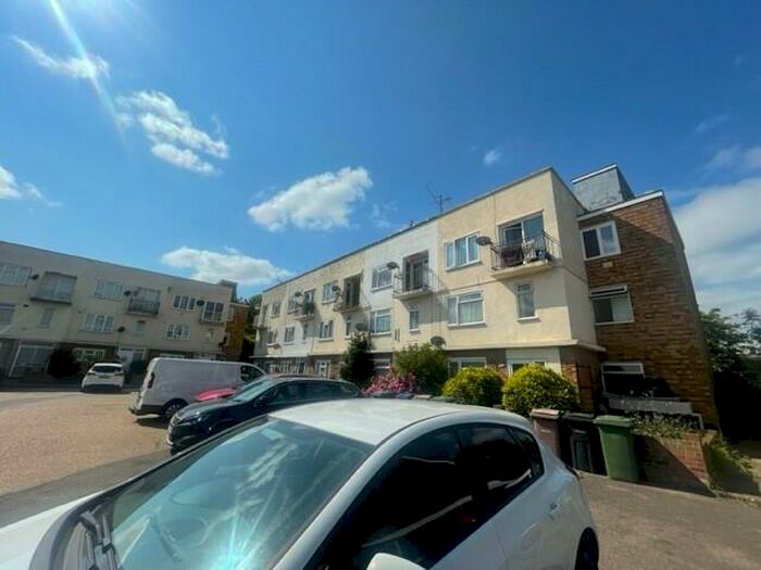 Property To Rent In Dukes Avenue, Grays, RM17