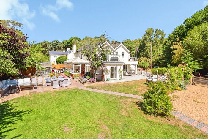 5 Bedroom Detached House For Sale In Pitt House Lane, Christchurch, Dorset, BH23