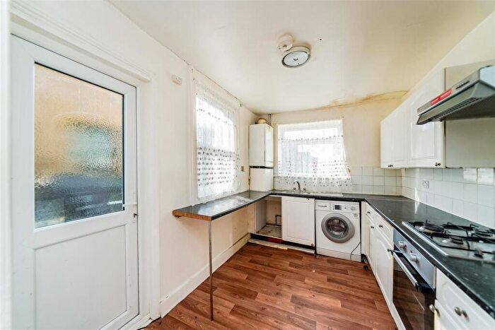 3 Bedroom Terraced House For Sale In Kings Road, Edmonton, N18