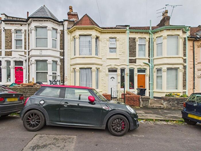 3 Bedroom Terraced House For Sale In Essery Road, Bristol, BS5
