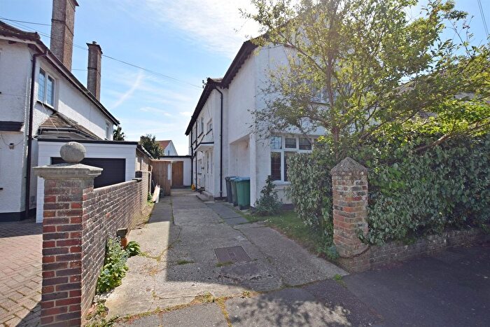 2 Bedroom Flat To Rent In B, Annandale Avenue, Bognor Regis, West Sussex, PO21