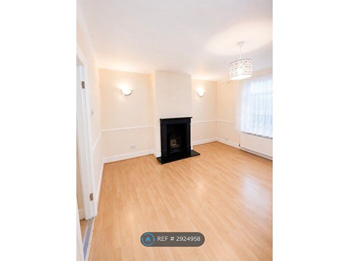 4 Bedroom Terraced House To Rent In Alexandra Road, Mitcham, CR4