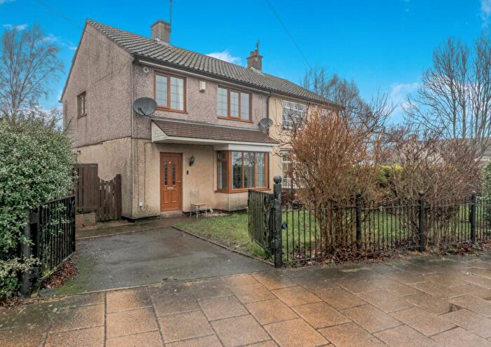 3 Bedroom Semi Detached House For Sale In Landscove Avenue, Holmewood, Bradford, West Yorkshire, BD4