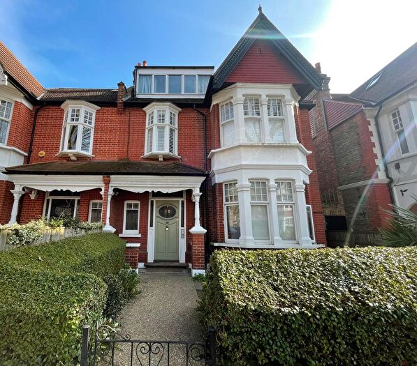 2 Bedroom Flat To Rent In West Lodge Avenue, Acton, W3