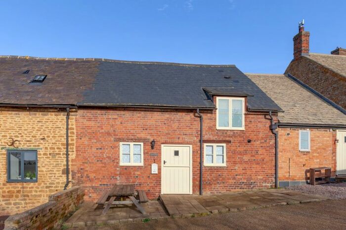 2 Bedroom Cottage To Rent In New Street, Deddington, OX15