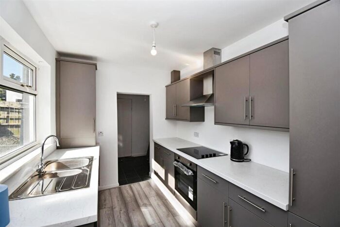 2 Bedroom Semi-Detached House For Sale In Wolfreton Road, Anlaby, HU10