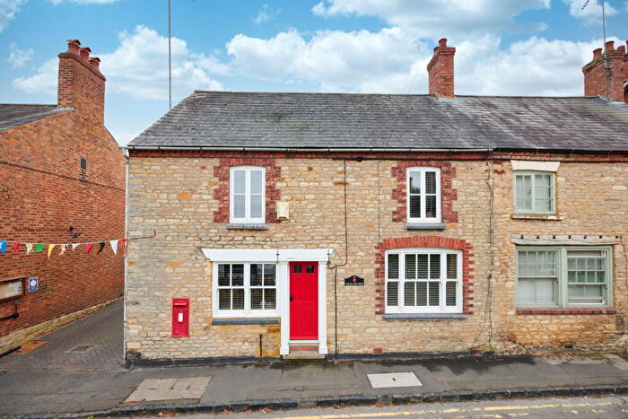 4 Bedroom Cottage For Sale In High Street, Wollaston, NN29