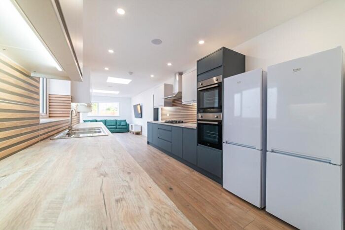 7 Bedroom Terraced House To Rent In Flora Street, Cathays, CF24