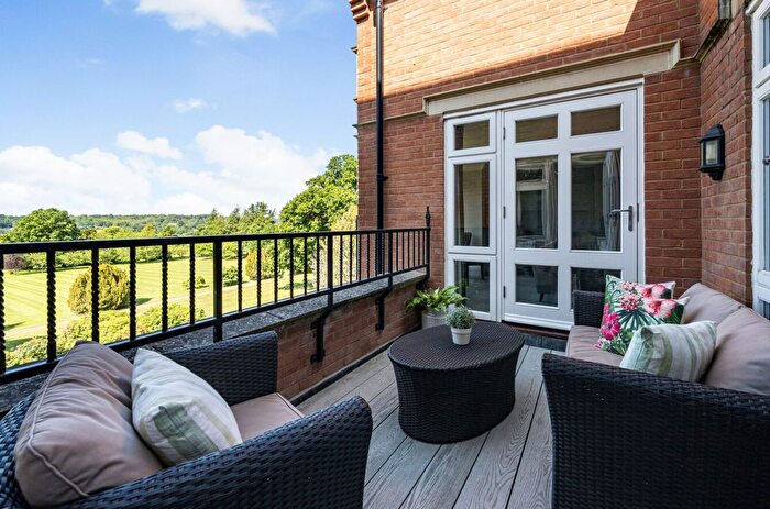 3 Bedroom Flat For Sale In Penshurst Road, Woodgate Manor Penshurst Road, TN11