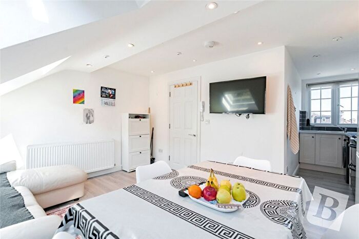 2 Bedroom Flat For Sale In North Street, Hornchurch, RM11