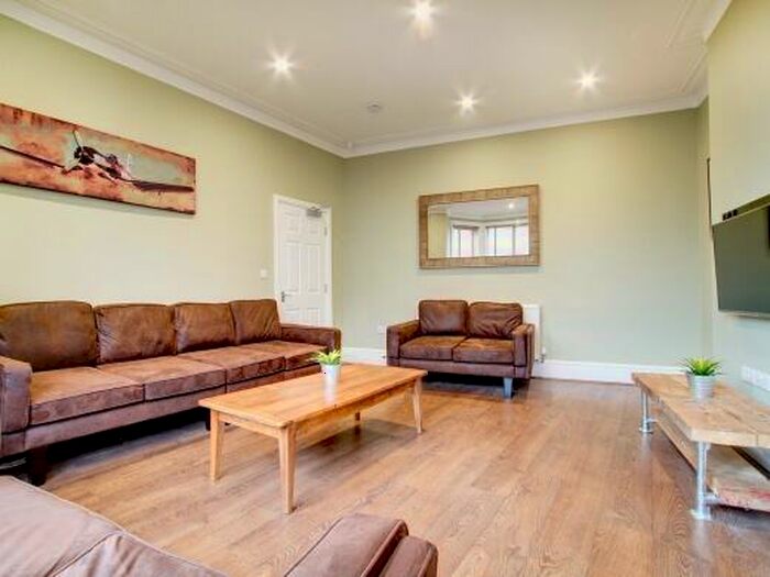 7 Bedroom Terraced House To Rent In Booth Avenue, Manchester, M14