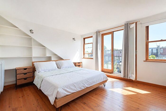 3 Bedroom Terraced House To Rent In Brookfield Road, London, W4
