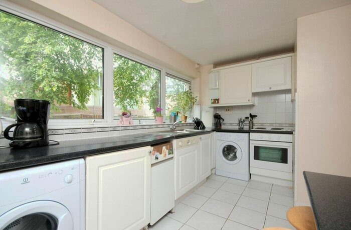 3 Bedroom Property To Rent In Augustus Road, Southfields, London, SW19
