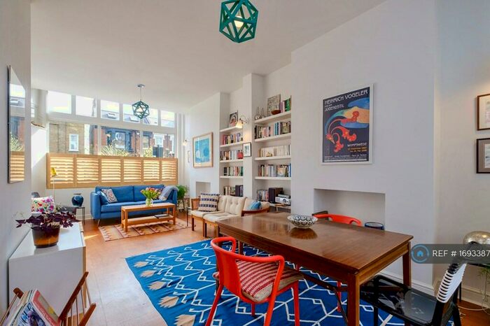 2 Bedroom Flat To Rent In Denmark Road, London, SE5