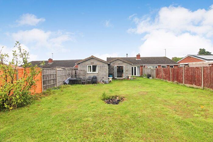 4 Bedroom Semi-Detached Bungalow For Sale In Cause End Road, Wootton, MK43