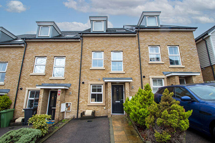 3 Bedroom Terraced House For Sale In Peary Mead, Dartford, DA1