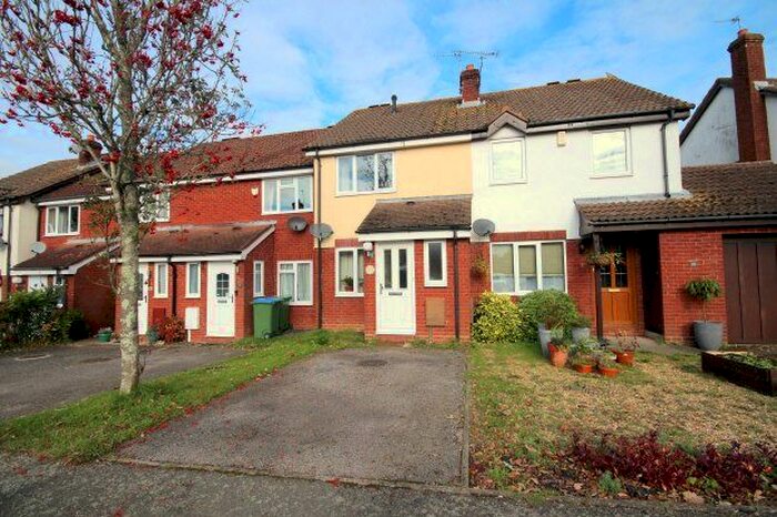 2 Bedroom Property To Rent In Earlswood Close, Horsham RH13