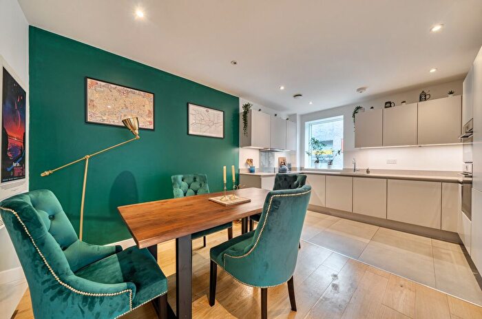 1 Bedroom Flat For Sale In Billinghurst Way, London, SE10