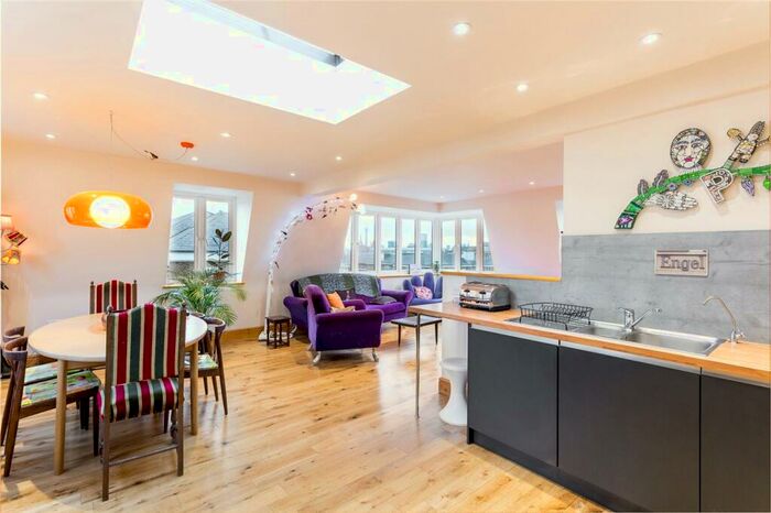 3 Bedroom Apartment To Rent In Copenhagen Street, Barnsbury, N1