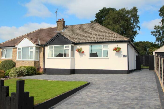 2 Bedroom Bungalow To Rent In Moseley Wood Drive, Cookridge, Leeds, LS16