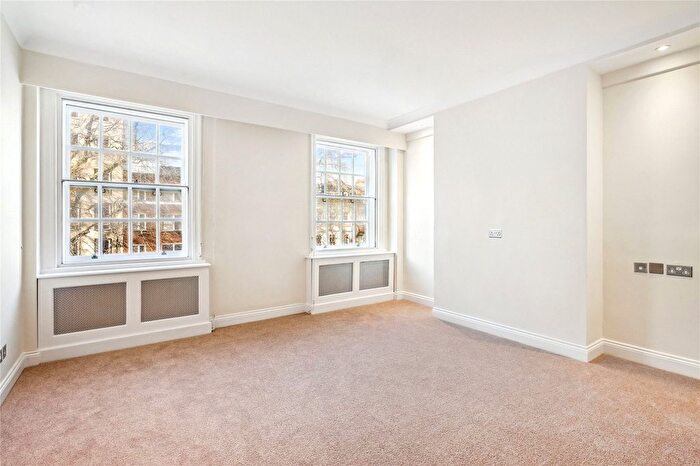1 Bedroom Flat To Rent In Ovington Court, - Brompton Road, Knightsbridge, London, SW3