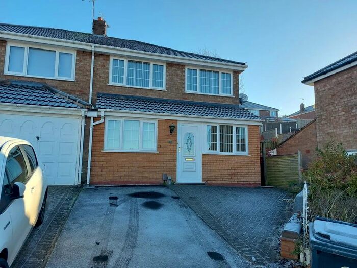 4 Bedroom Semi-Detached House To Rent In Magdalen Close, Dudley, DY1