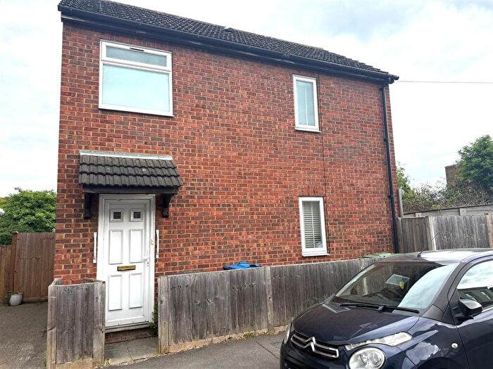 2 Bedroom Detached House To Rent In Spencer Road, Mitcham, CR4