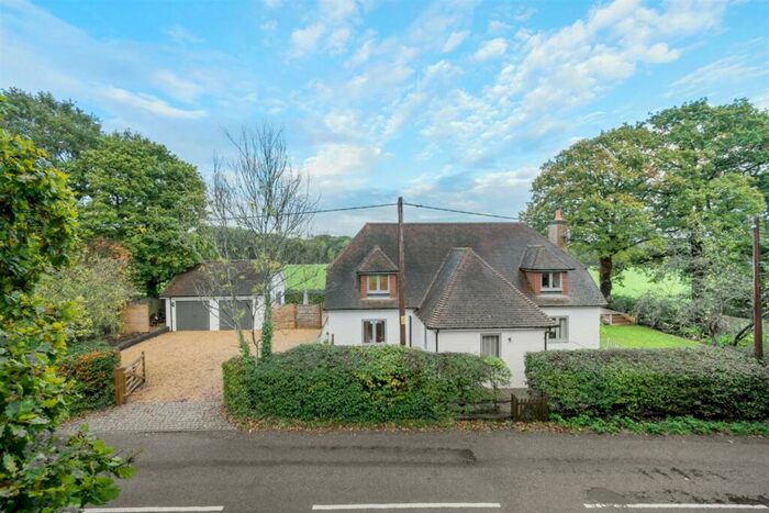 4 Bedroom Detached House For Sale In Rickmans Lane, Plaistow, Billingshurst, RH14
