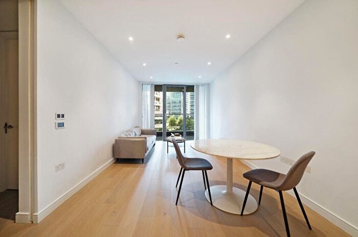 2 Bedroom Flat To Rent In Park Drive, London, E14
