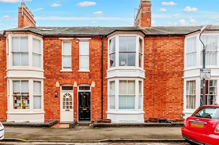 2 Bedroom Flat For Sale In Albany Road, Stratford-Upon-Avon, CV37